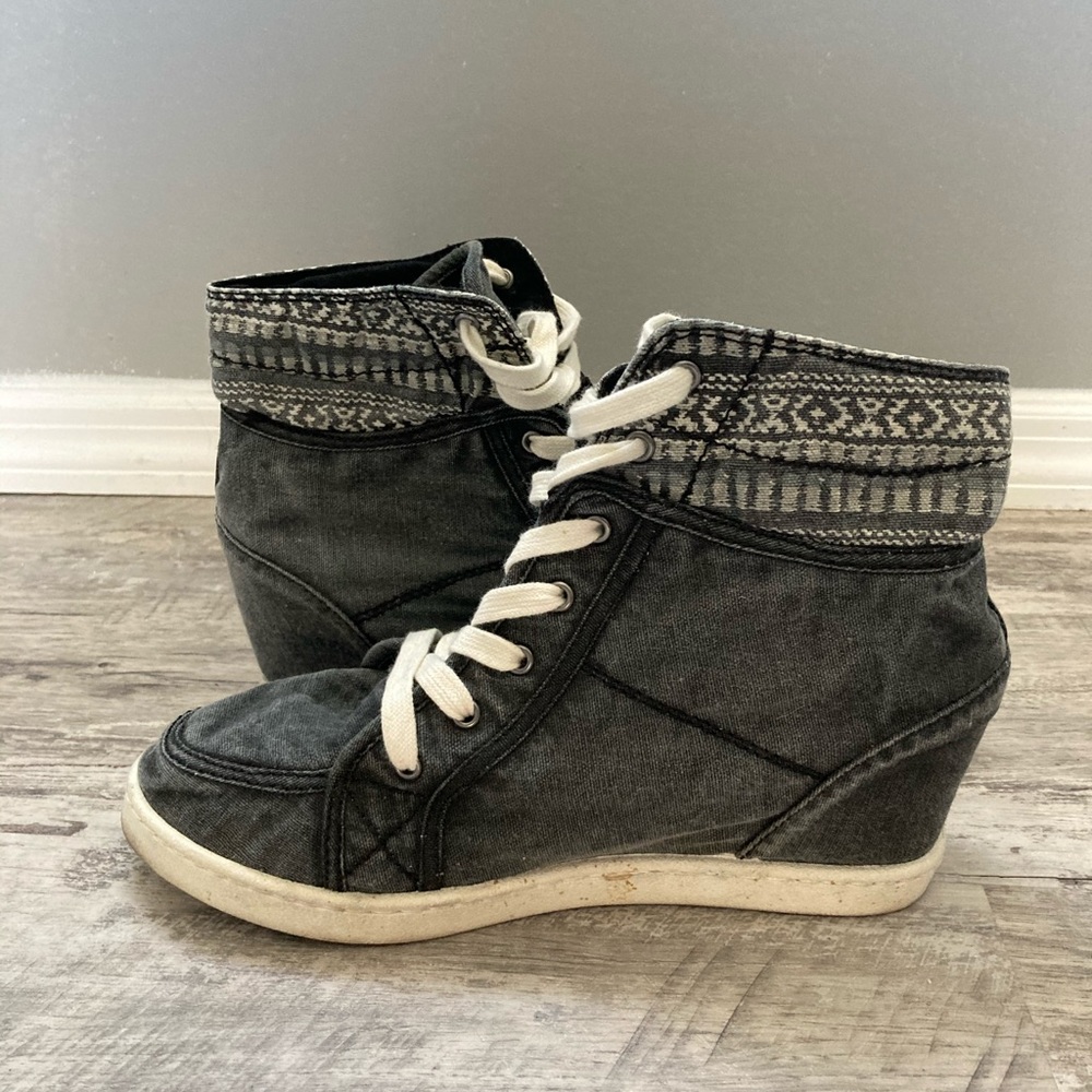 Roxy Wedge Sneakers - Women’s size 10
